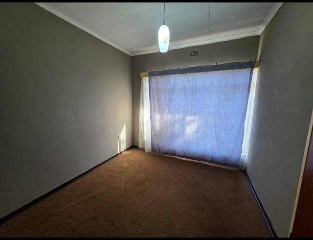 3 BEDROOM HOUSE TO LET IN FLORA GARDENS